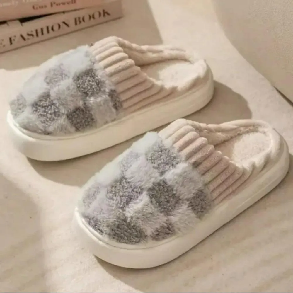 Checkered Plush Memory Foam Indoor Slippers