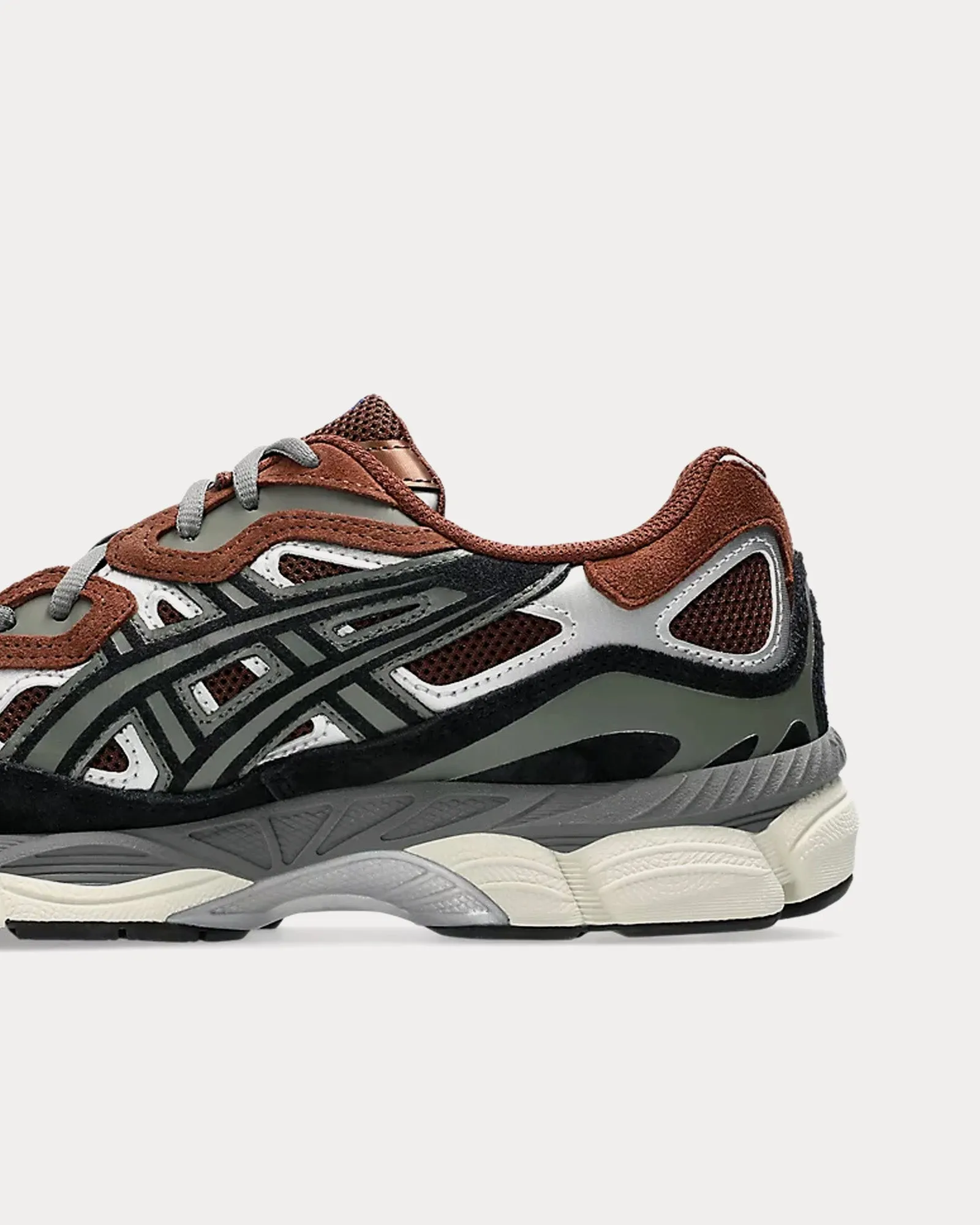 Gel-NYC Reddish Brown / Black Low Top Sneakers