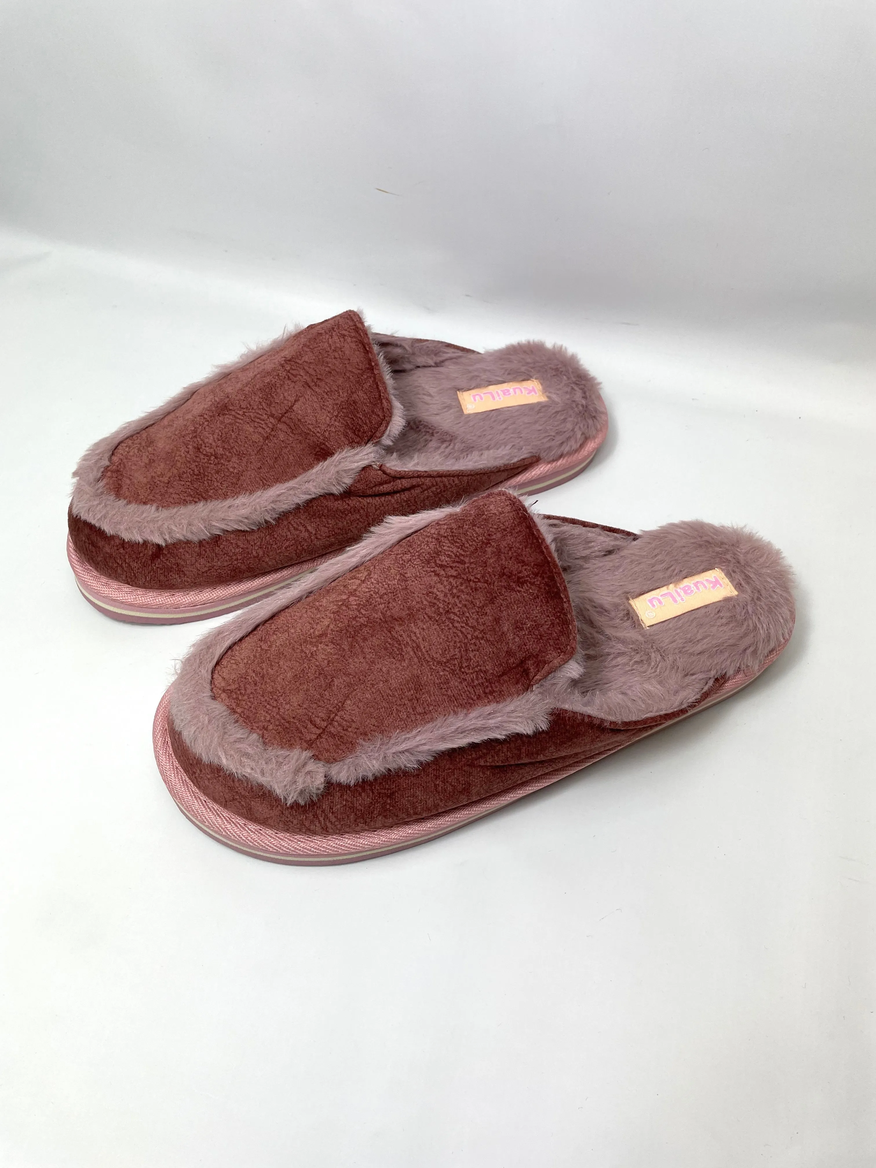 KuaiLu Women's Fuzzy Slippers in Burgundy